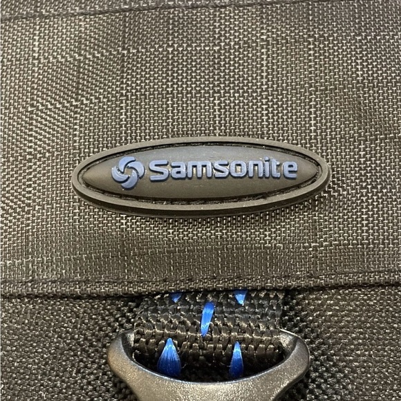 Samsonite Camera Case With Strap - Picture 5 of 6